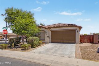 945 W EMPRESS TREE Avenue, San Tan Valley, AZ 85140