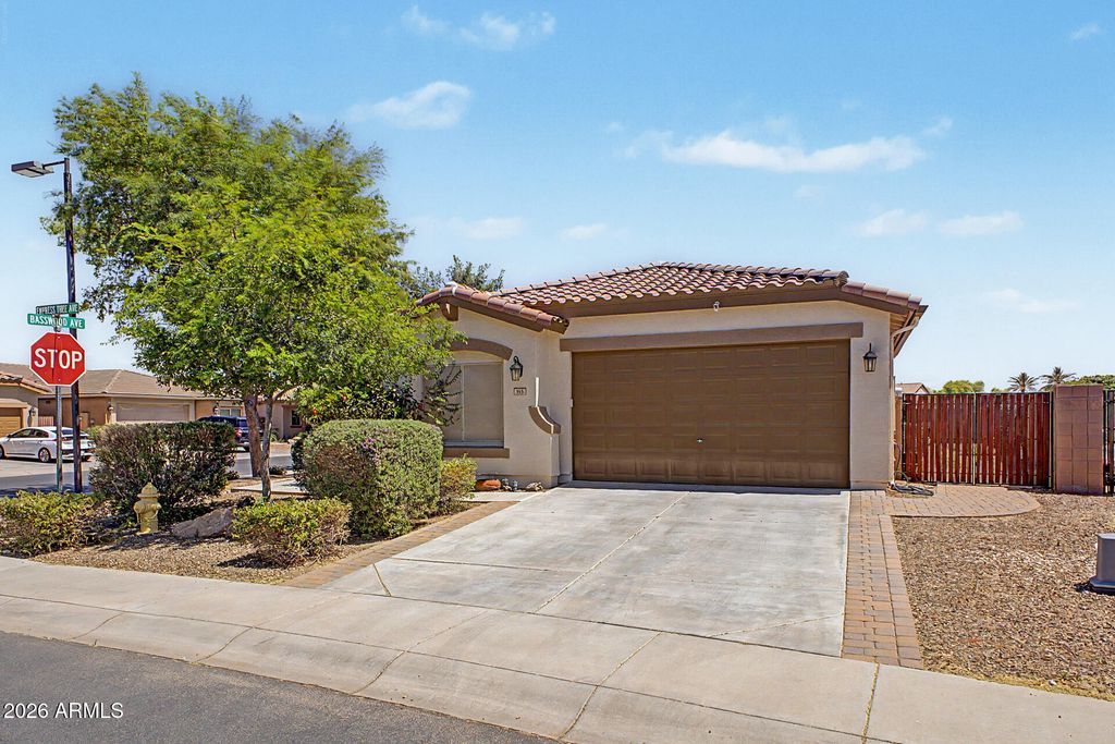 945 W EMPRESS TREE Avenue, San Tan Valley, AZ 85140