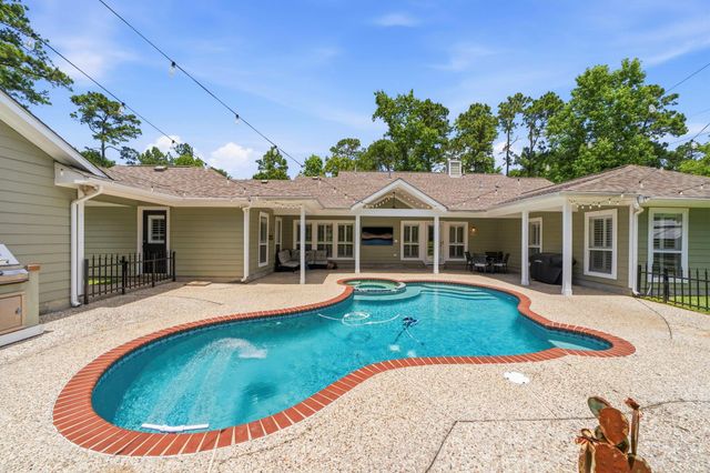 16903 Mustang Trail Drive, Magnolia, TX 77355