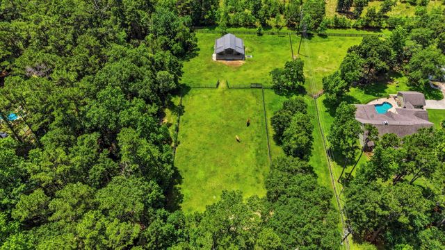 16903 Mustang Trail Drive, Magnolia, TX 77355