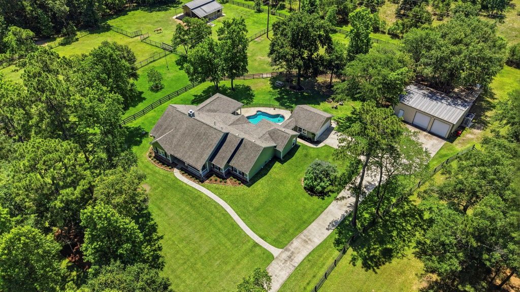16903 Mustang Trail Drive, Magnolia, TX 77355
