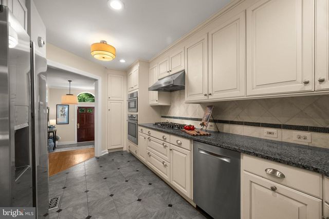 6358 BRAMPTON CT, Alexandria, VA 22304