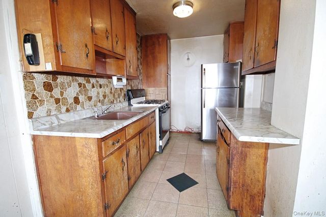 1935 shore paRKWAY 15A, Brooklyn, NY 11214