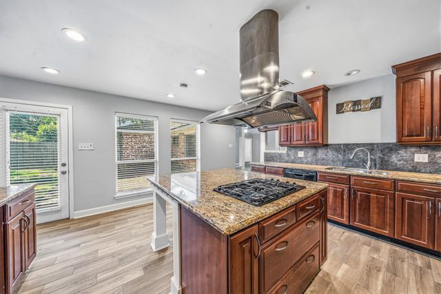 9666 Windswept Lane, Houston, TX 77063