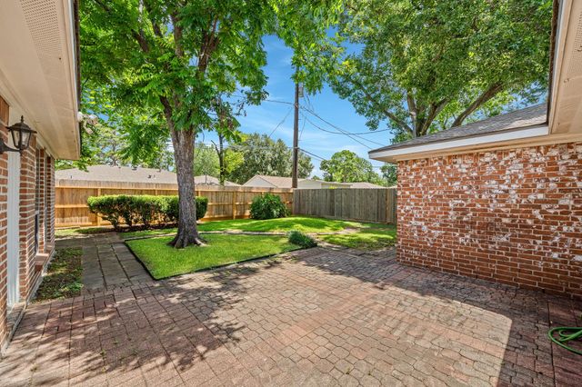 9666 Windswept Lane, Houston, TX 77063