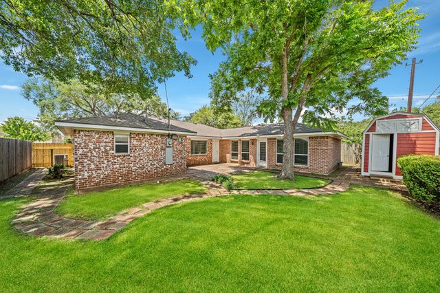 9666 Windswept Lane, Houston, TX 77063