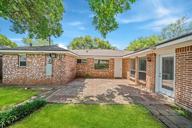 9666 Windswept Lane, Houston, TX 77063