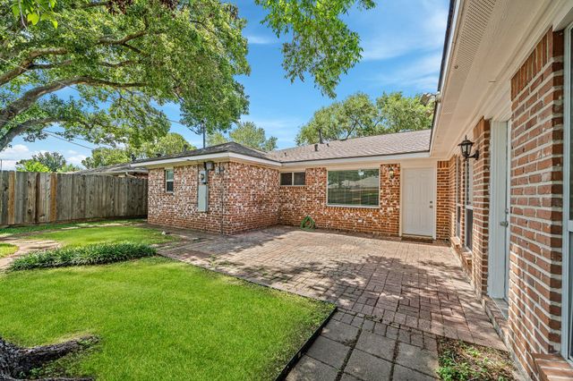 9666 Windswept Lane, Houston, TX 77063