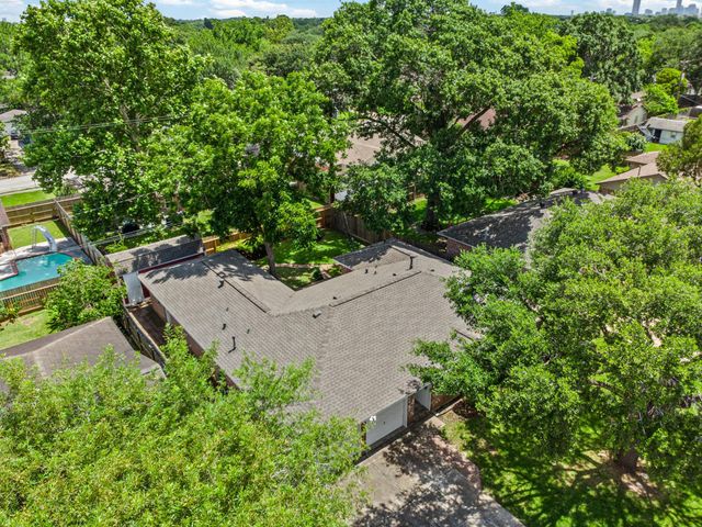 9666 Windswept Lane, Houston, TX 77063