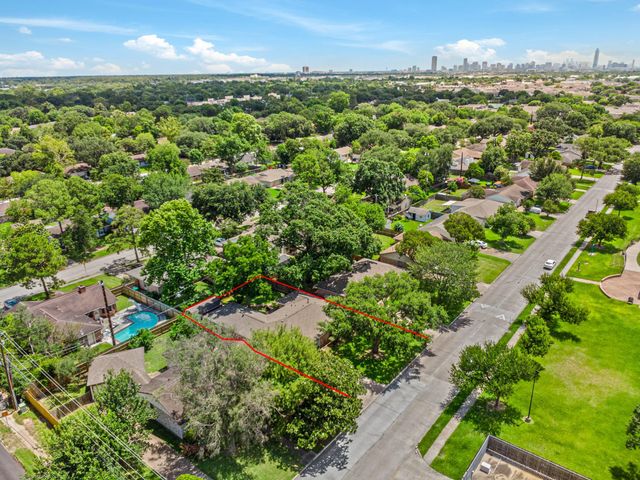 9666 Windswept Lane, Houston, TX 77063