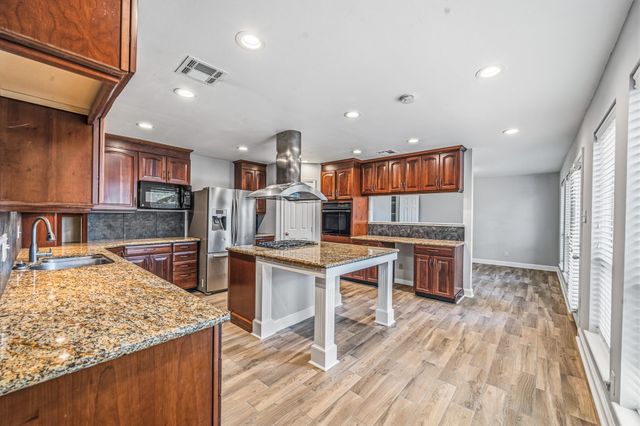 9666 Windswept Lane, Houston, TX 77063