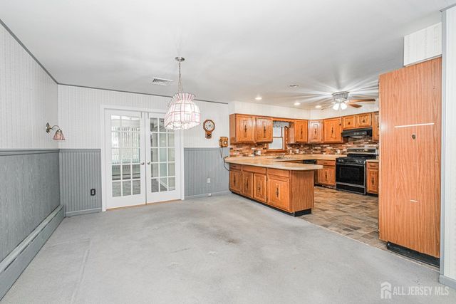 35 Miara Street, Parlin, NJ 08859