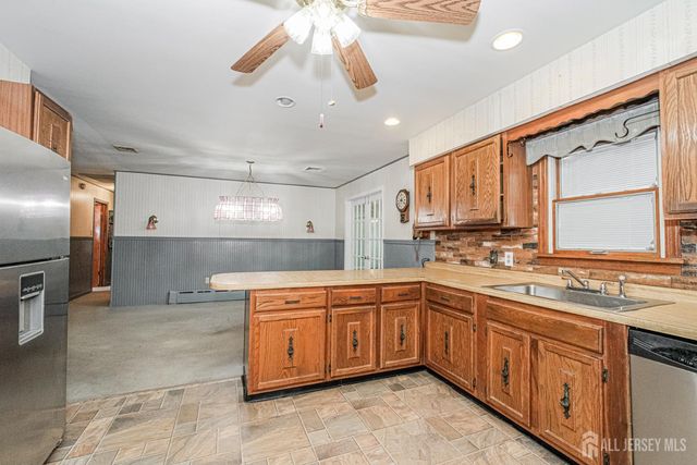 35 Miara Street, Parlin, NJ 08859