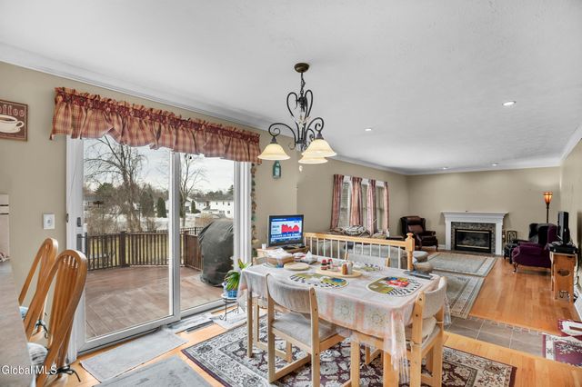 20 Valleywood Drive, Colonie, NY 12309