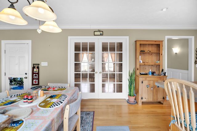 20 Valleywood Drive, Colonie, NY 12309