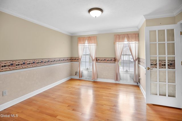 20 Valleywood Drive, Colonie, NY 12309