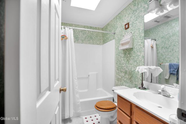 20 Valleywood Drive, Colonie, NY 12309