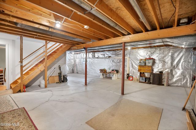 20 Valleywood Drive, Colonie, NY 12309