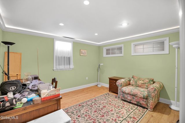 20 Valleywood Drive, Colonie, NY 12309