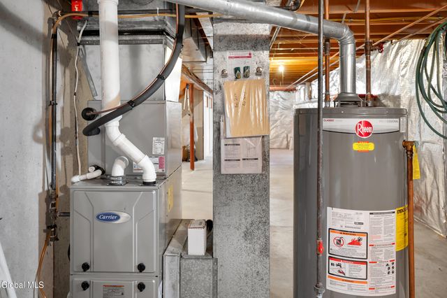 20 Valleywood Drive, Colonie, NY 12309