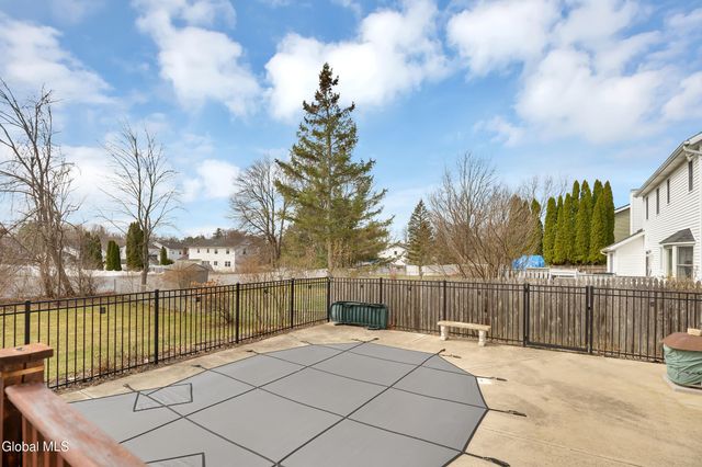 20 Valleywood Drive, Colonie, NY 12309