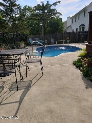 20 Valleywood Drive, Colonie, NY 12309