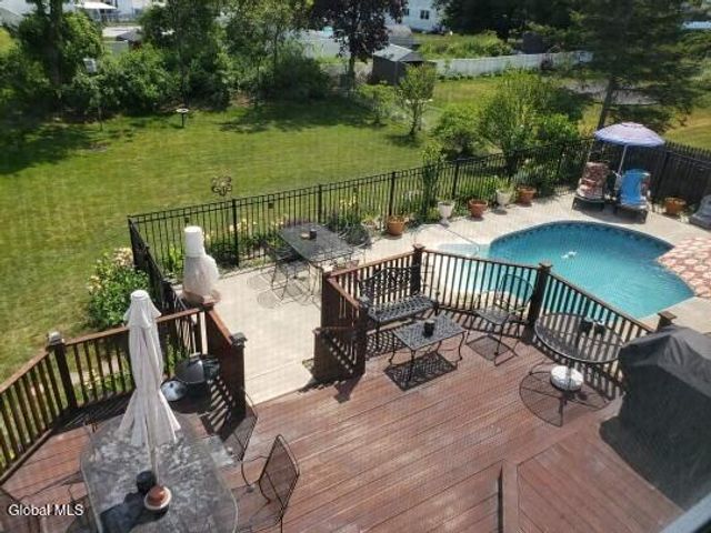 20 Valleywood Drive, Colonie, NY 12309