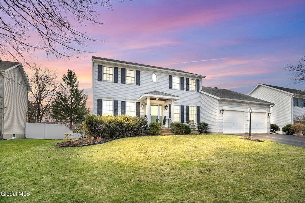 20 Valleywood Drive, Colonie, NY 12309