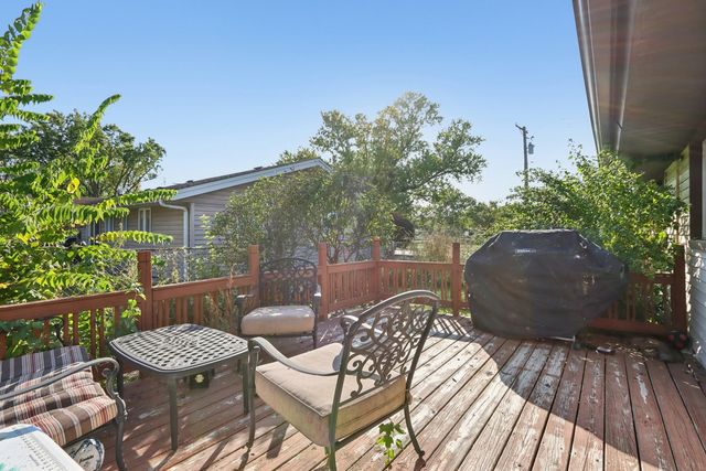 1933 Whittier Lane, Schaumburg, IL 60193