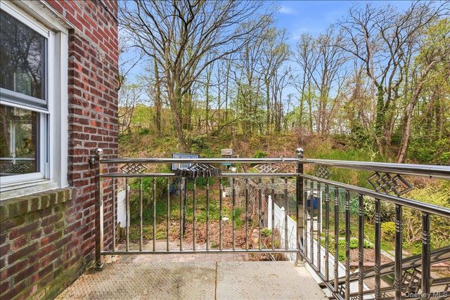 67-26 Selfridge Street, Forest Hills, NY 11375