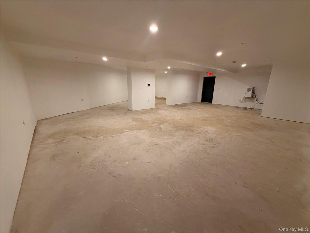 8713 Homelawn Street, Jamaica, NY 11432 — photo 4