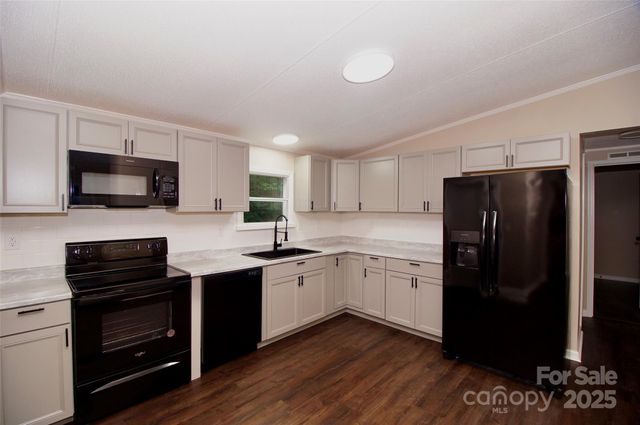 6489 Enochville Circle, Kannapolis, NC 28081