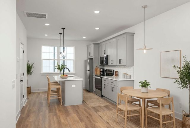 700 N DuPont Ave Apt 207, Madison, TN 37115