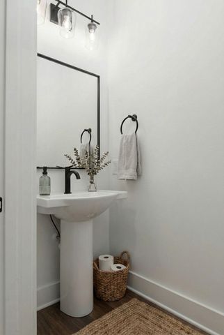 700 N DuPont Ave Apt 207, Madison, TN 37115