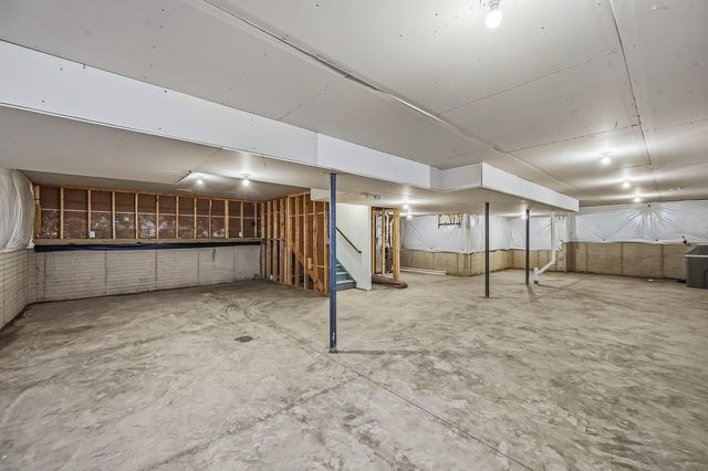324 Solar Wind Road, Delaware, OH 43015