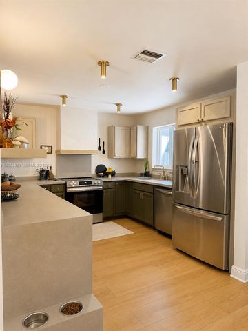 1713 SW 10th Court, Fort Lauderdale, FL 33312