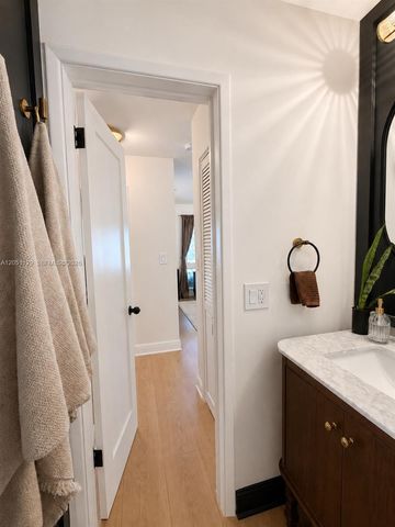 1713 SW 10th Court, Fort Lauderdale, FL 33312