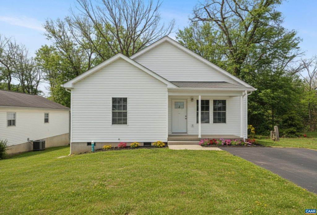 913 GARDNER ST, Waynesboro, VA 22980