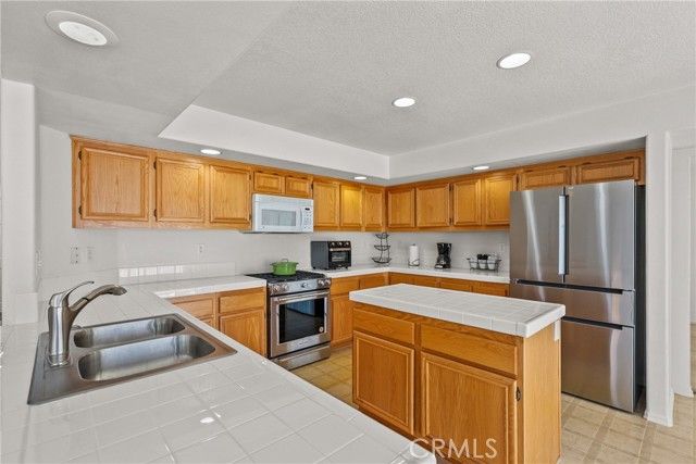 5564 Capri Court, Palmdale, CA 93552