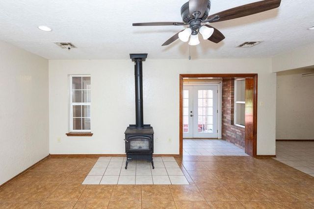 4730 SW Paint Rd, Cache, OK 73527