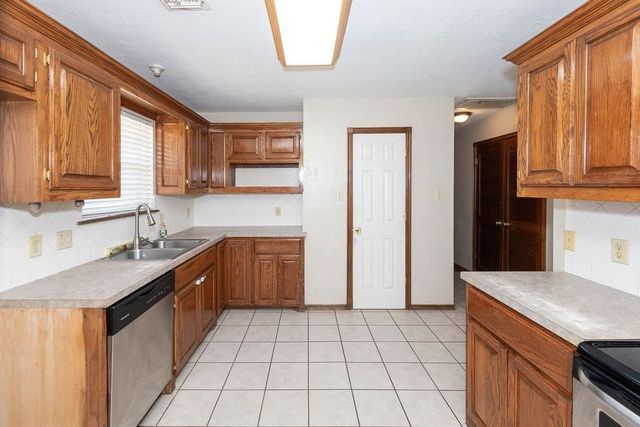 4730 SW Paint Rd, Cache, OK 73527