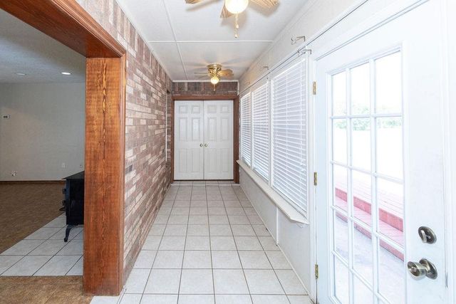 4730 SW Paint Rd, Cache, OK 73527