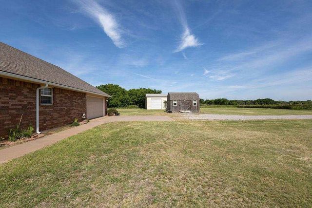 4730 SW Paint Rd, Cache, OK 73527