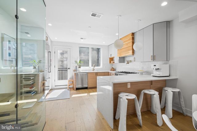 1322 RODMAN ST, Philadelphia, PA 19147