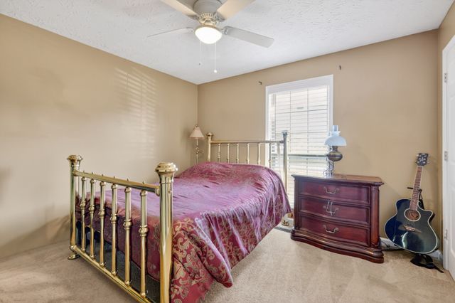 105 Hunterwood Dr, White House, TN 37188