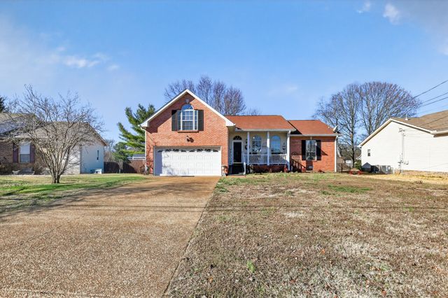 105 Hunterwood Dr, White House, TN 37188