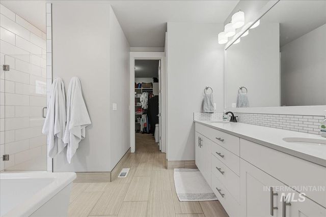 4240 W Sunny Cove, Meridian, ID 83646