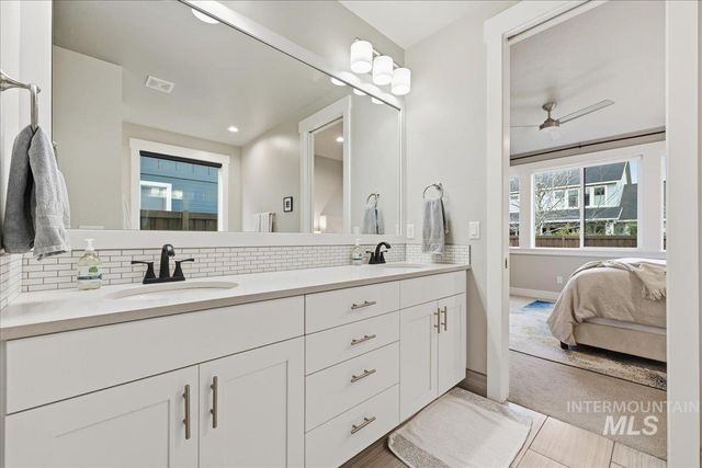 4240 W Sunny Cove, Meridian, ID 83646