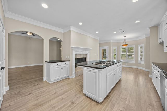 4801 Interlachen LN, Austin, TX 78747