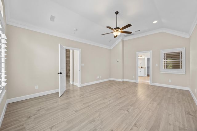 4801 Interlachen LN, Austin, TX 78747